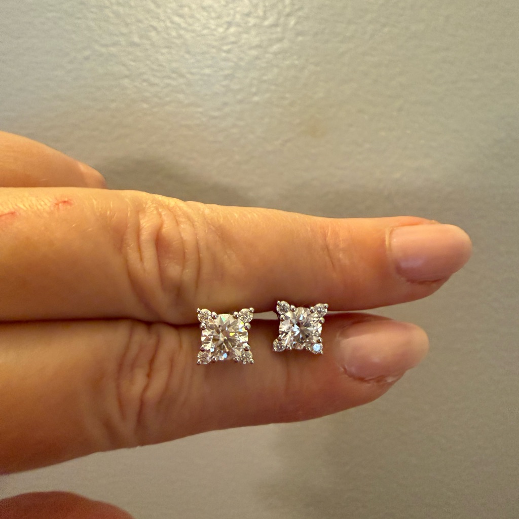 Moissanite 2ctw 925 Silver Earrings 125$